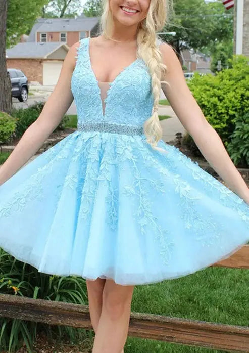 Short/Mini A-line V Neck Lace Tulle Homecoming Dress With Appliqued Beading - KAIDRESS