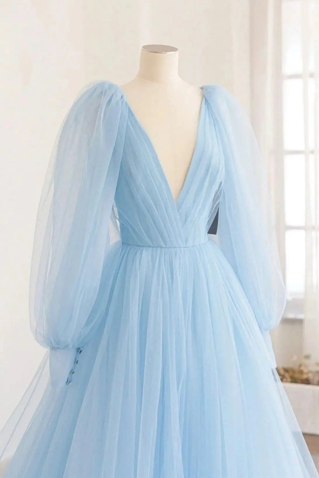 Tulle Blue Long Sleeve Prom Dresses Princess V-neck Long Evening Gowns