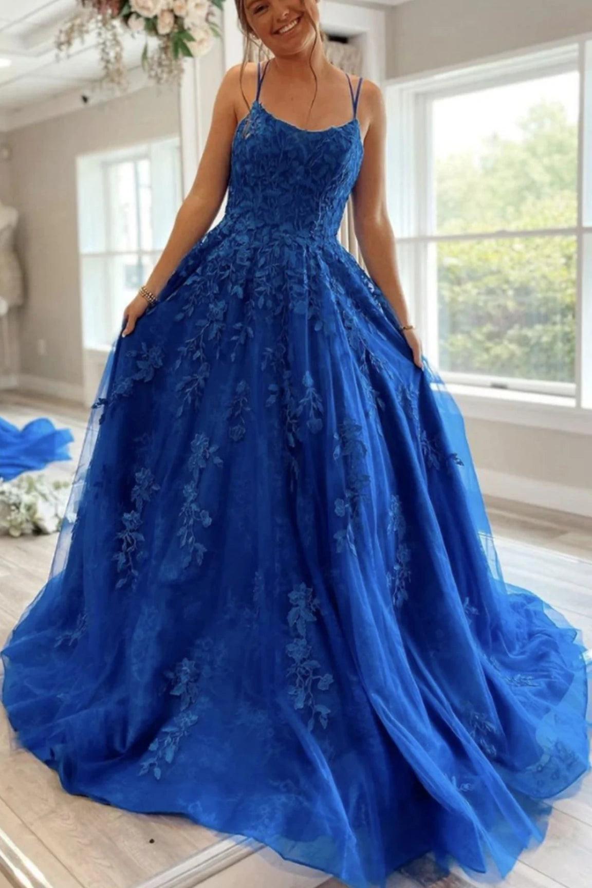 2026 Royal Blue Tulle Lace Prom Dresses Princess Halter Evening Gowns