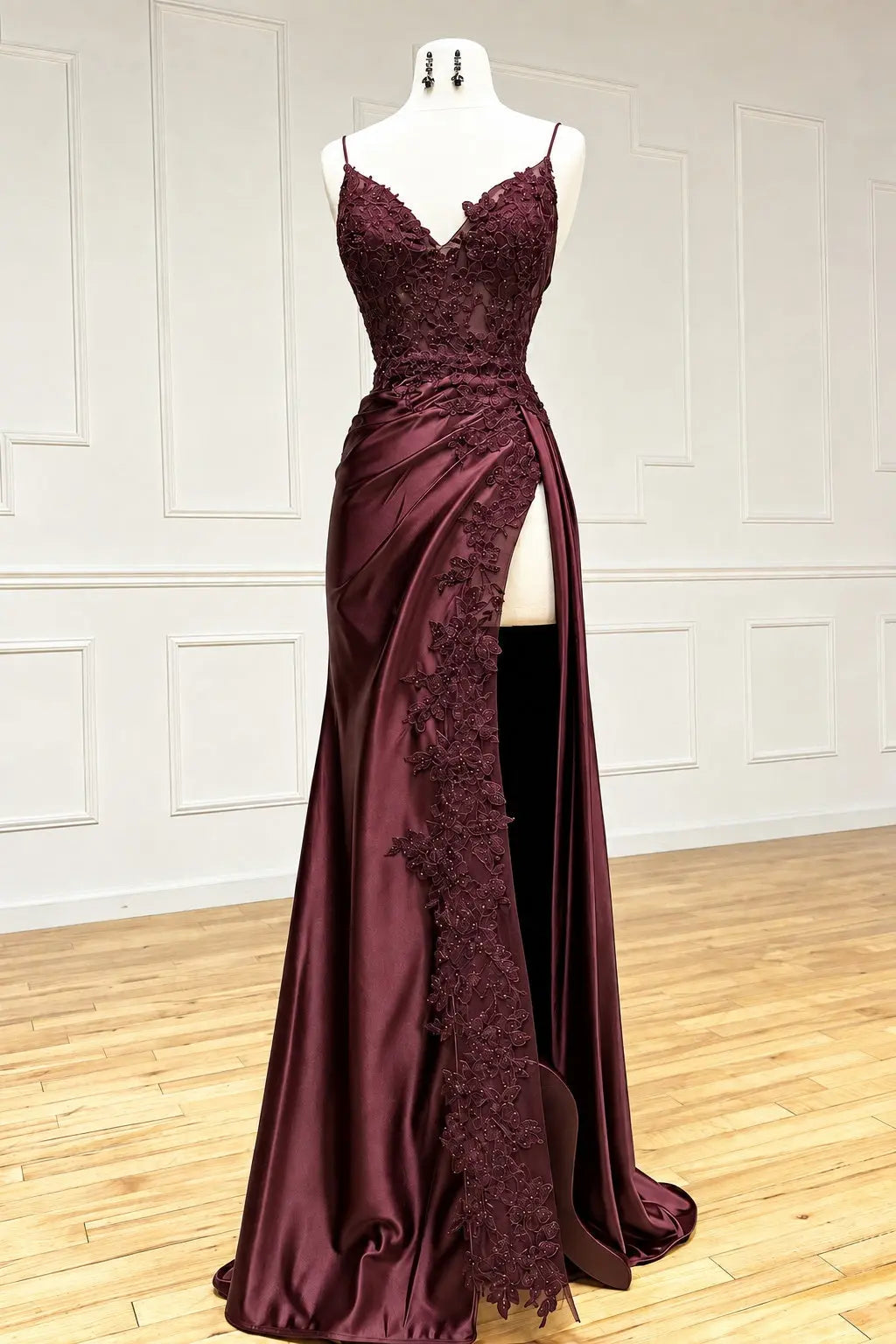 Sheath/Column Black Long Prom Dress Lace V Neck Formal Dresses High split