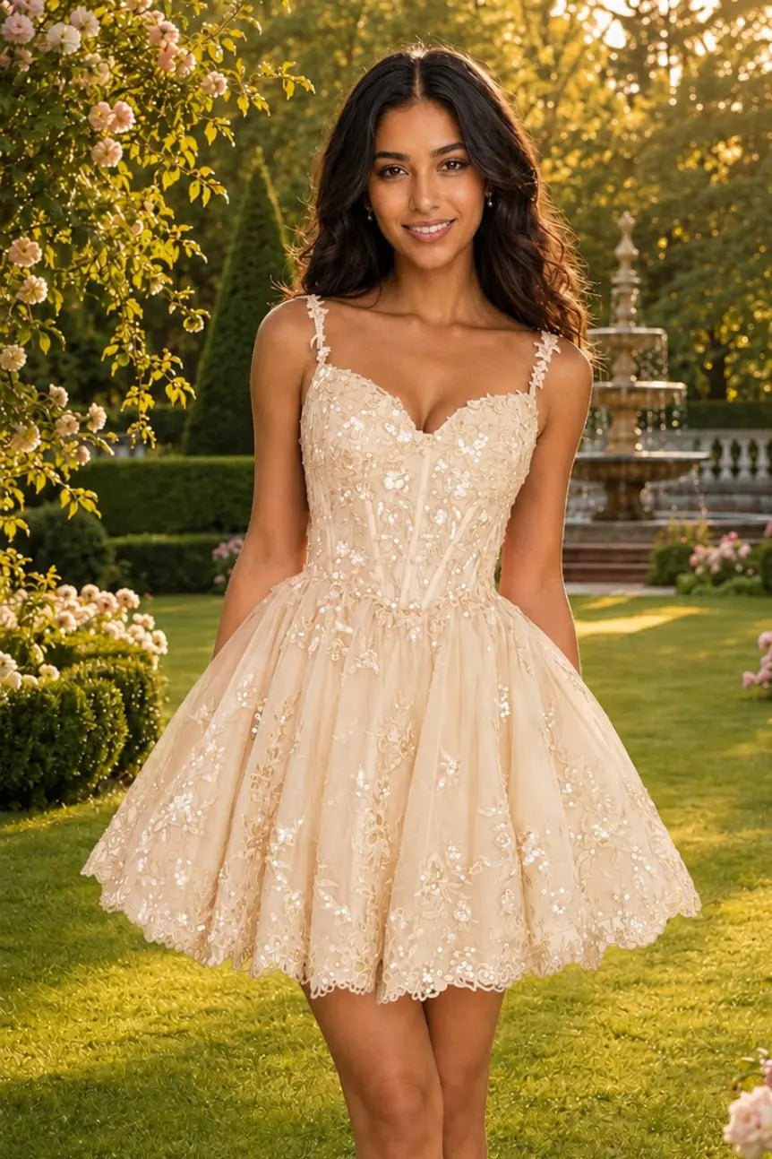 Glittering A-line Sweetheart Short/Mini Tulle Homecoming Dress with Appliqued Beading KAIDRESS