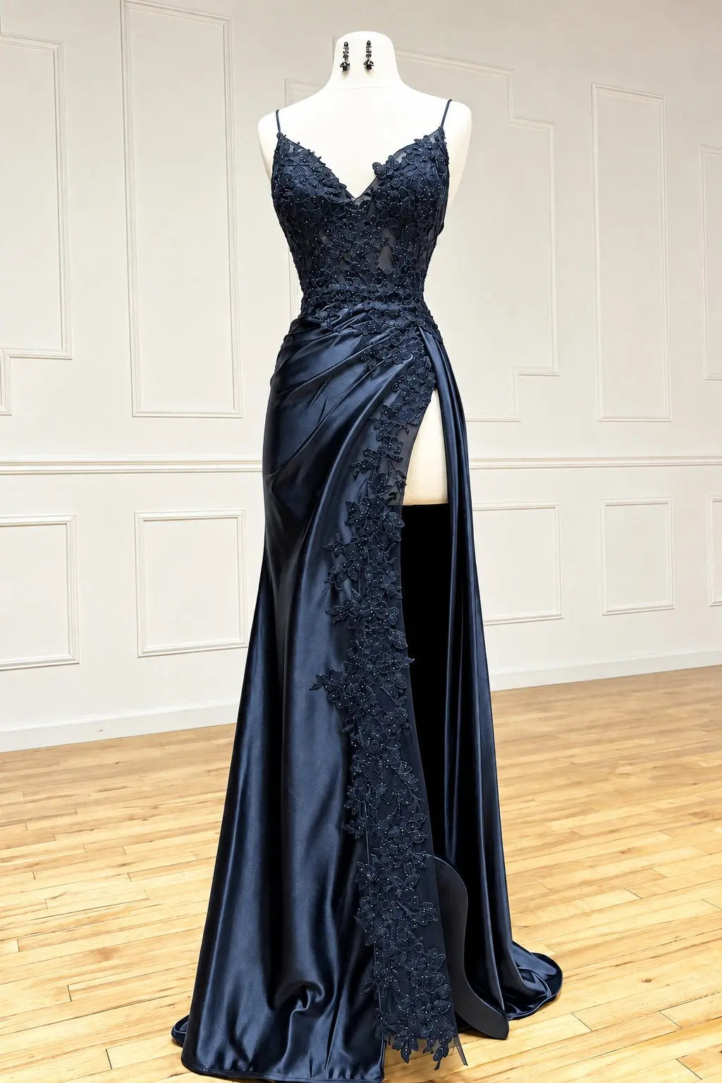 Sheath/Column Black Long Prom Dress Lace V Neck Formal Dresses High split
