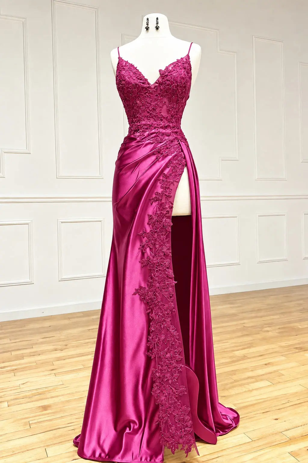 Sheath/Column Black Long Prom Dress Lace V Neck Formal Dresses High split
