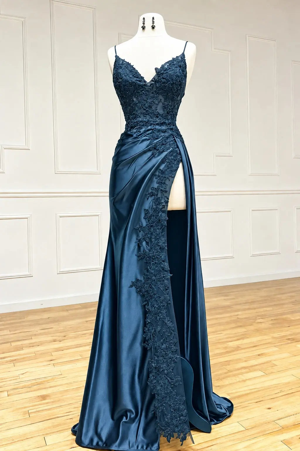 Sheath/Column Black Long Prom Dress Lace V Neck Formal Dresses High split
