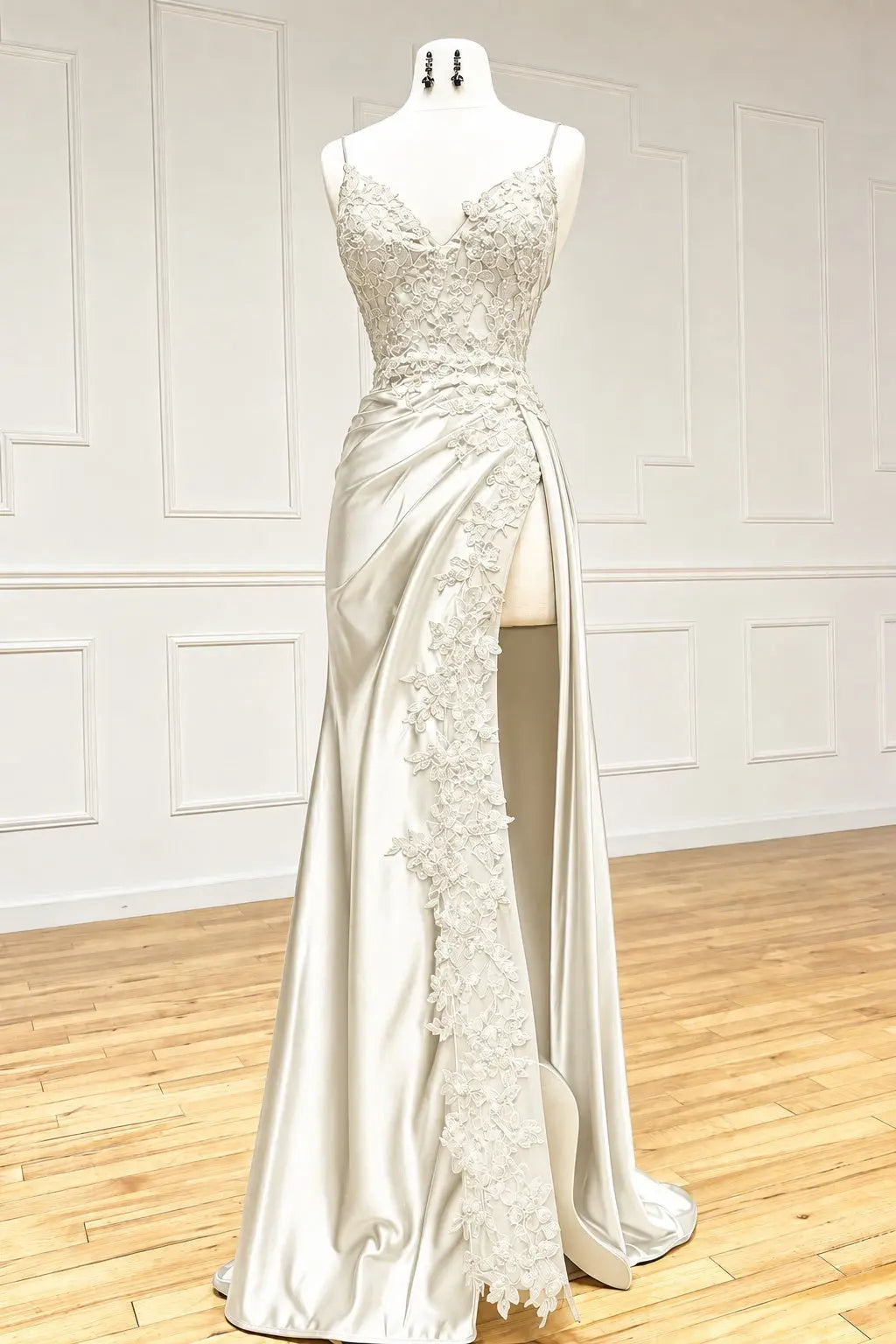 Sheath/Column Black Long Prom Dress Lace V Neck Formal Dresses High split