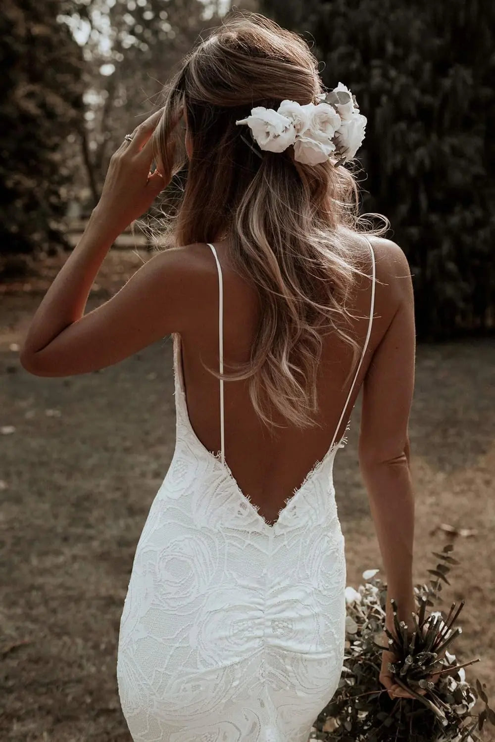KAIDRESS Lace Applique Mermaid V-Neck Wedding Dress with Train