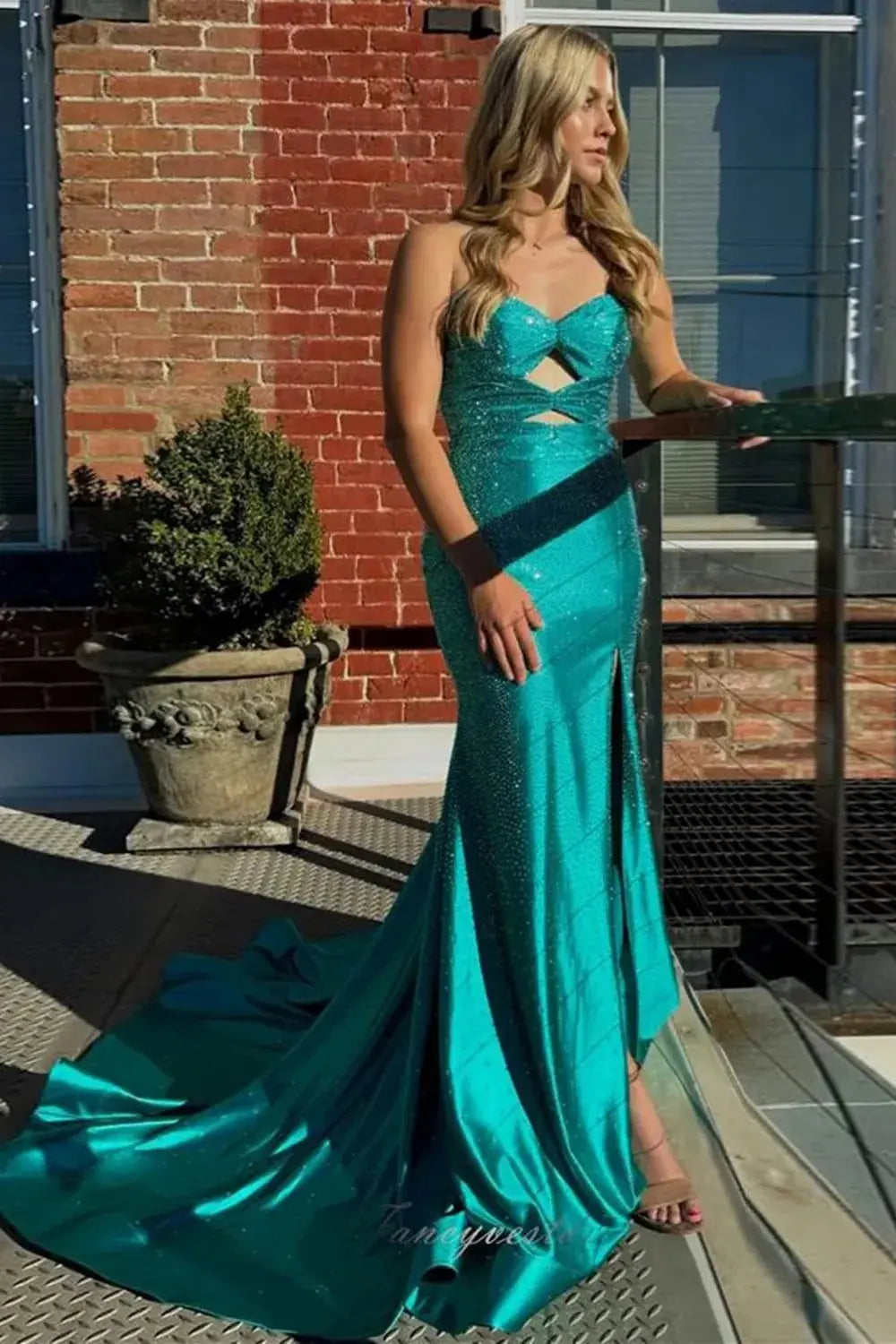 Mermaid Glitter Yellow Sweetheart Cut-out Long Prom Dress with Beading - KAIDRESS
