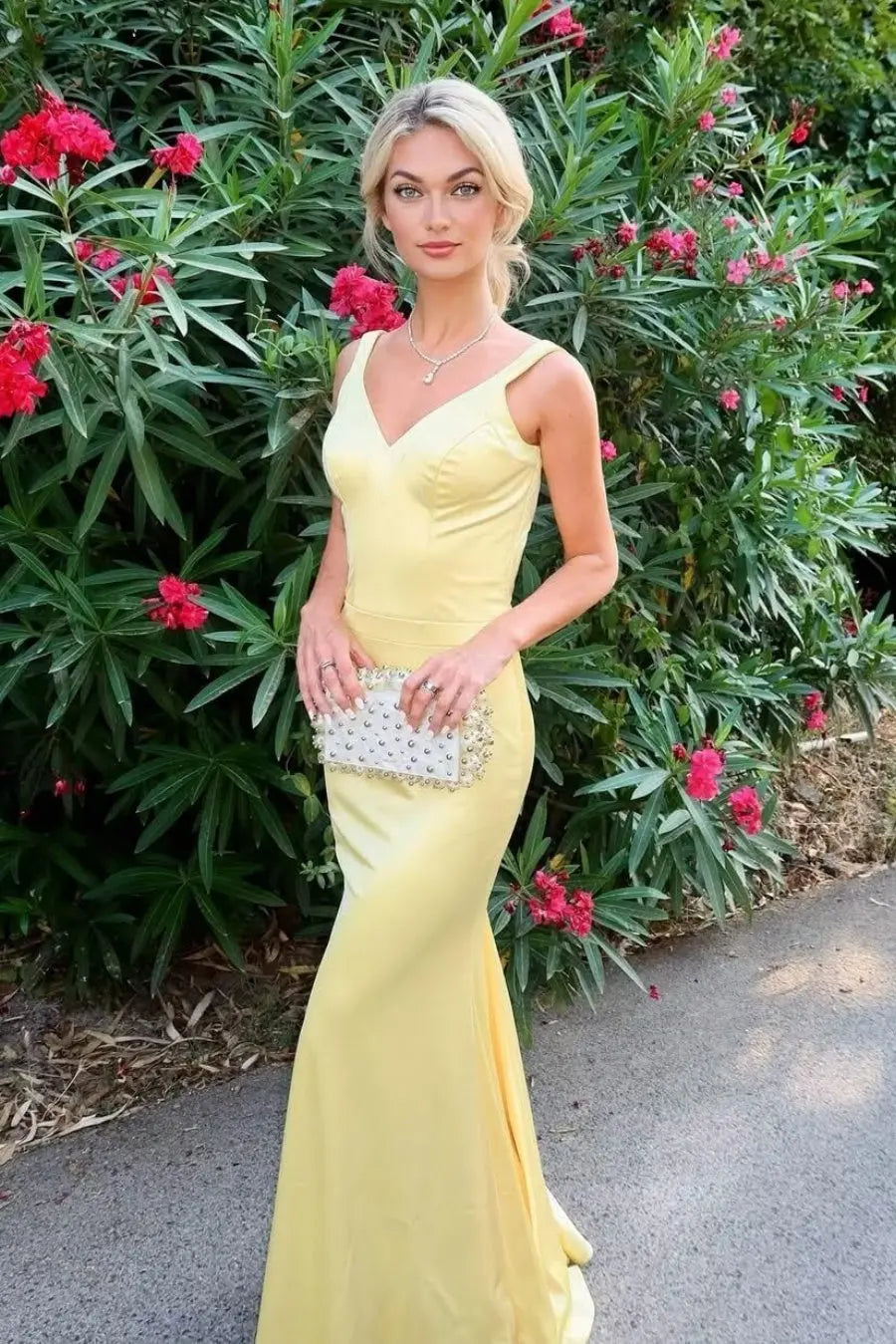Mermaid Sheath V-neck Silk Sleeveless Sweep Train Backless Prom Dresses - KAIDRESS