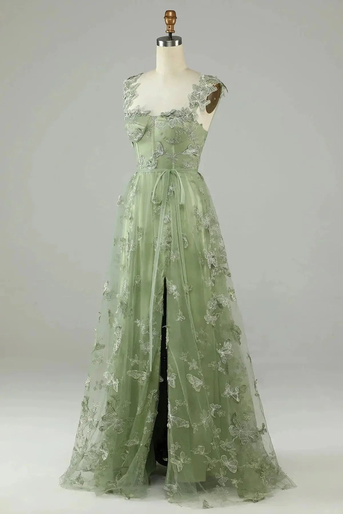 A-Line/Princess Sleeveless Halter Floor-Length Applique Lace Prom Dresses