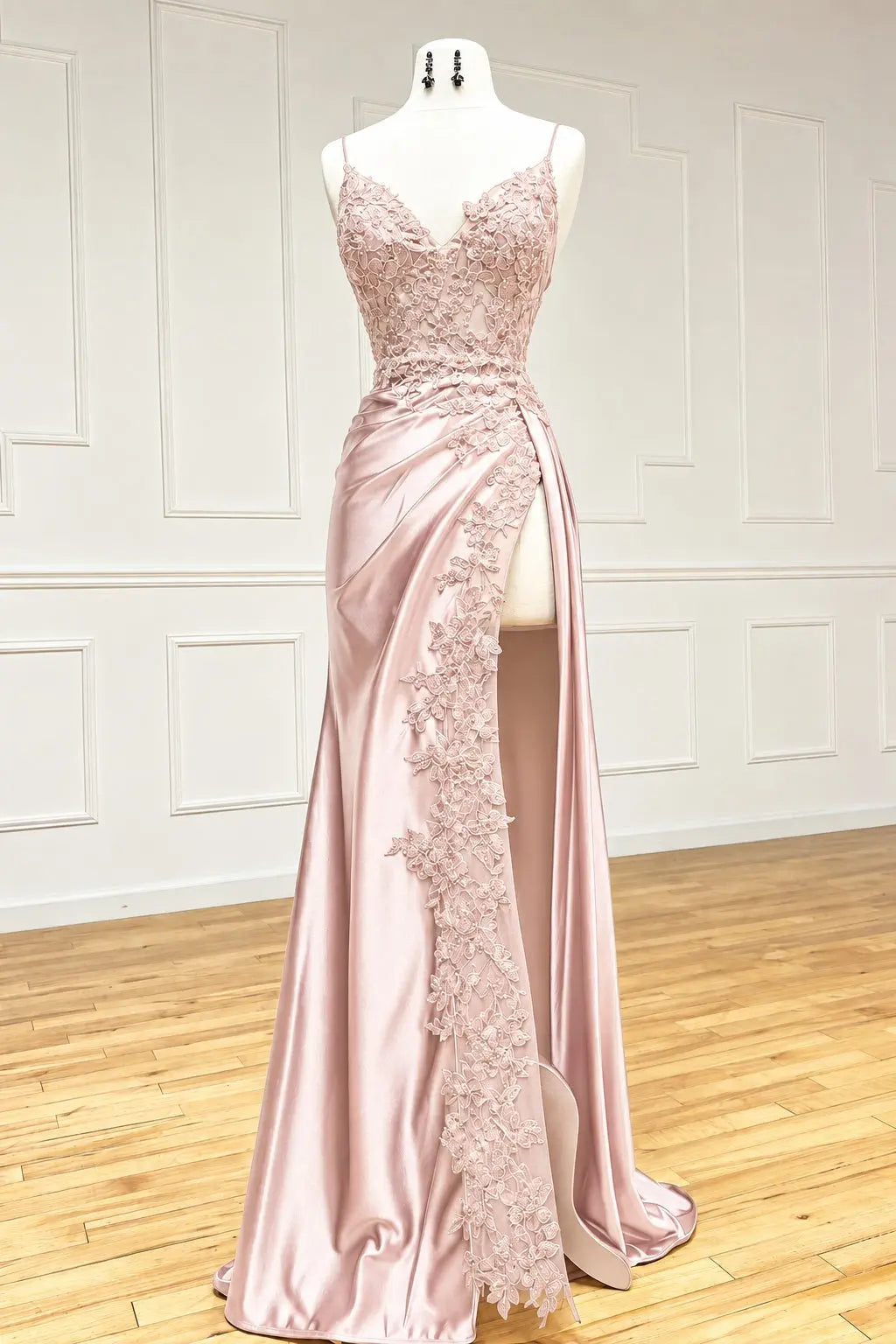Sheath/Column Black Long Prom Dress Lace V Neck Formal Dresses High split
