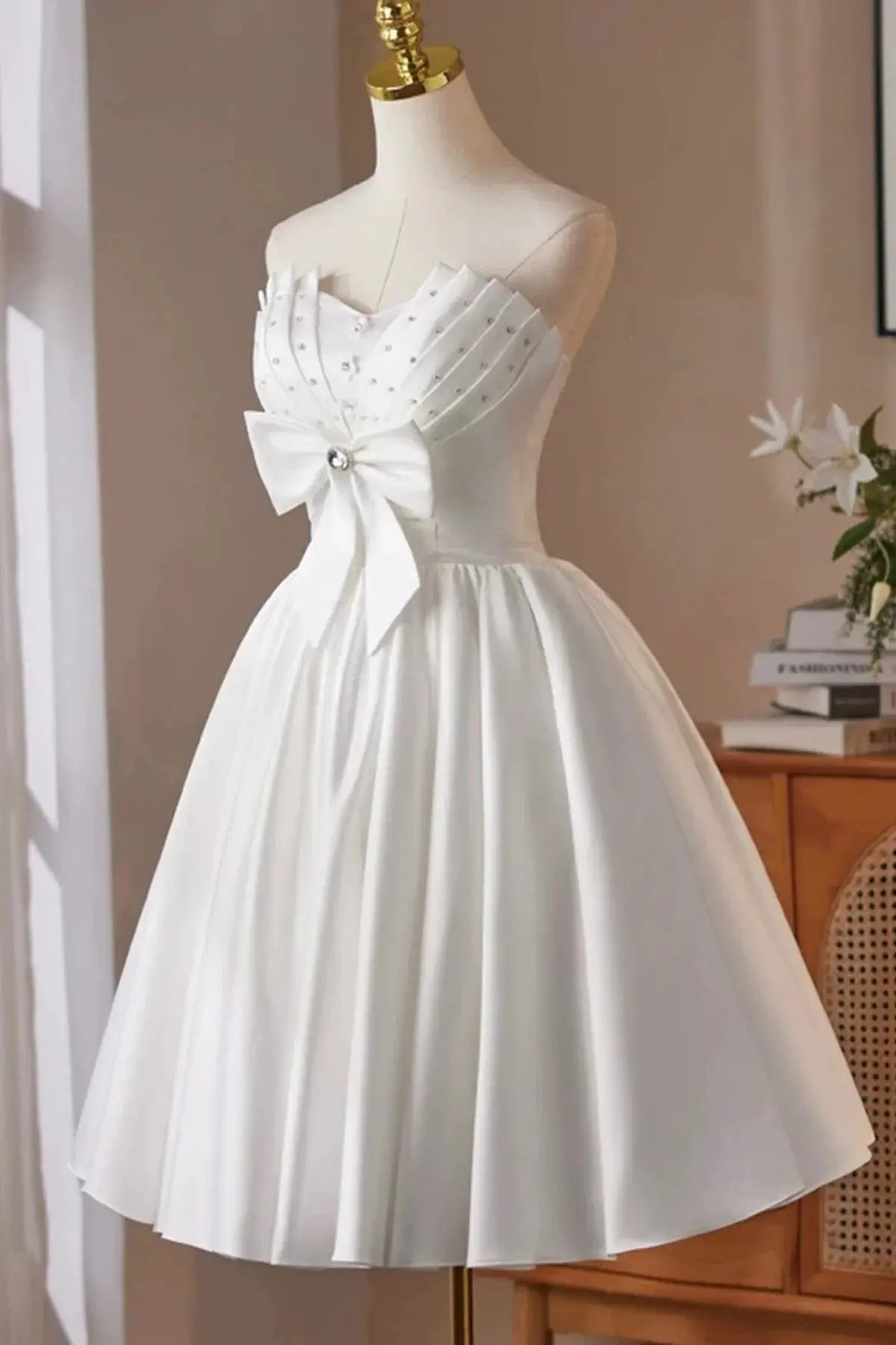 A-line Sweetheart Sleeveless Knee-Length Satin Homecoming Dress with Bow KAIDRESS