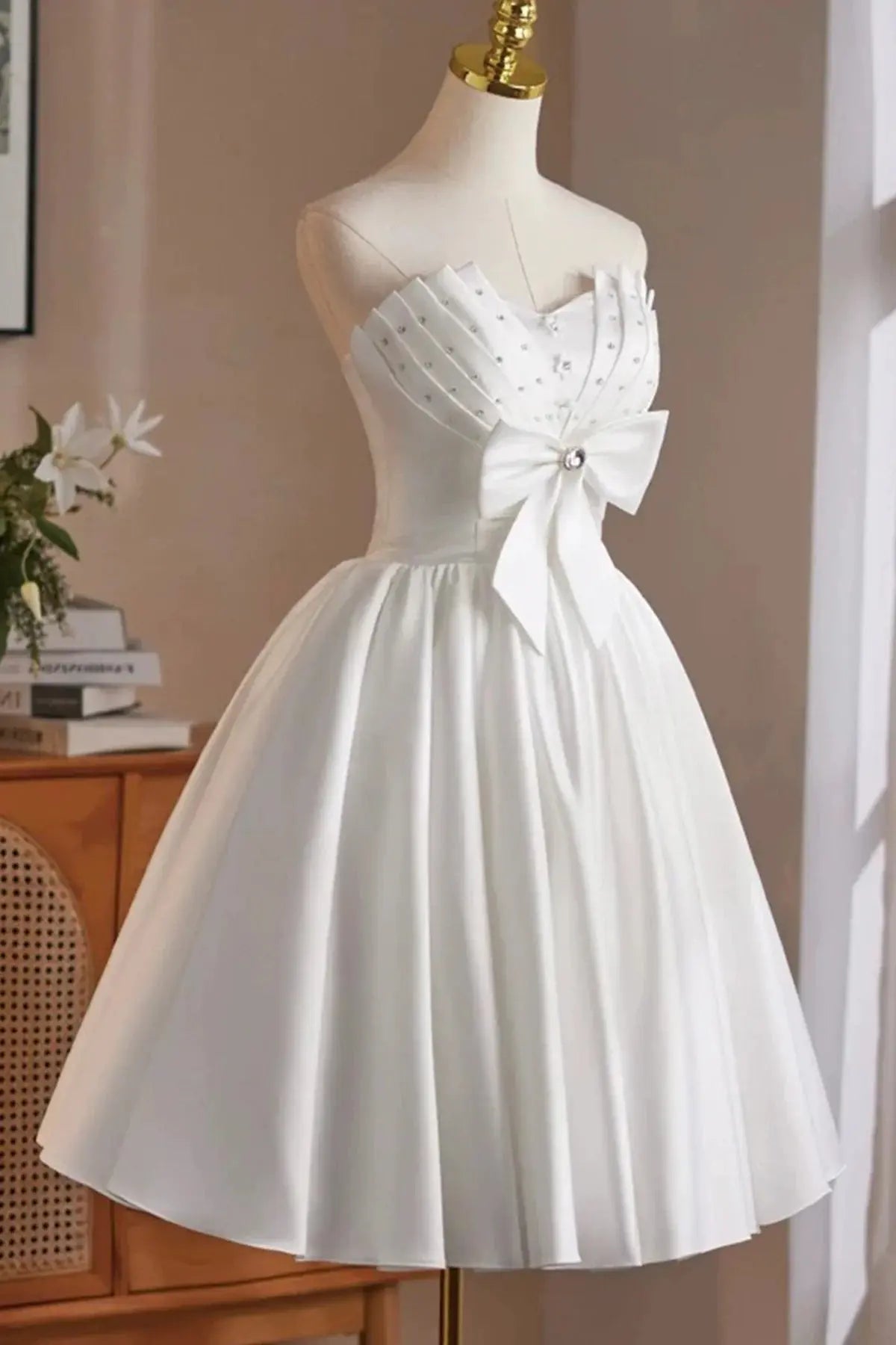 A-line Sweetheart Sleeveless Knee-Length Satin Homecoming Dress with Bow KAIDRESS
