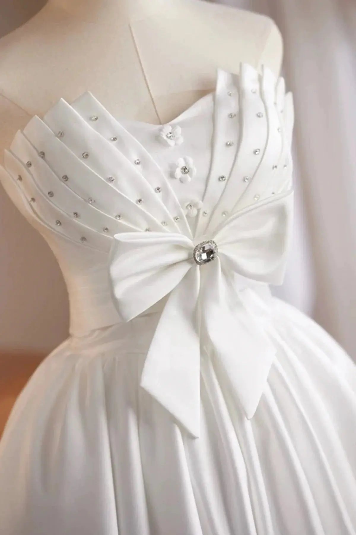 A-line Sweetheart Sleeveless Knee-Length Satin Homecoming Dress with Bow KAIDRESS